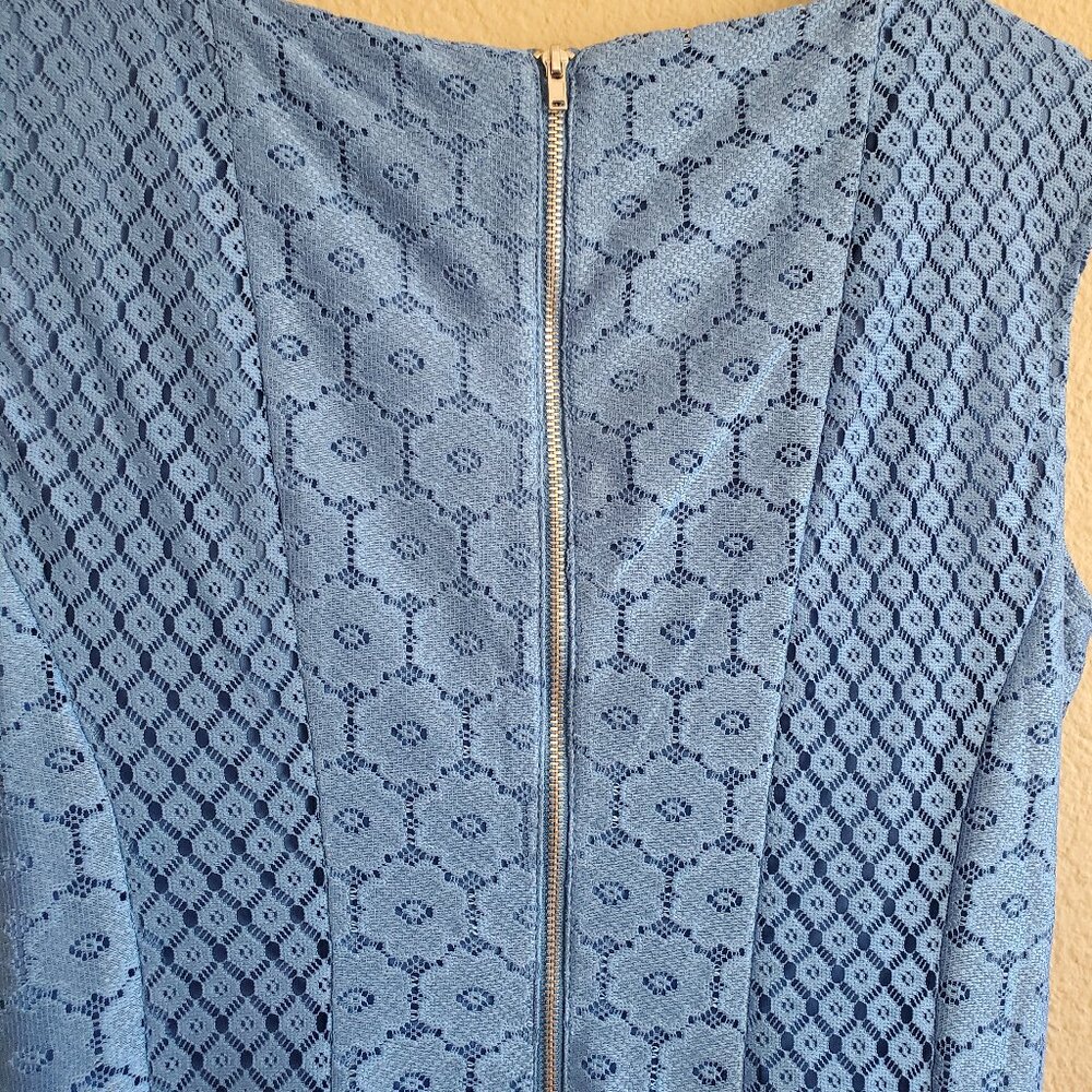 Elegant Blue lace dress - Picture 5 of 5